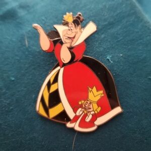 Disney Pin Trading Alice in Wonderland Queen King of Hearts Villains